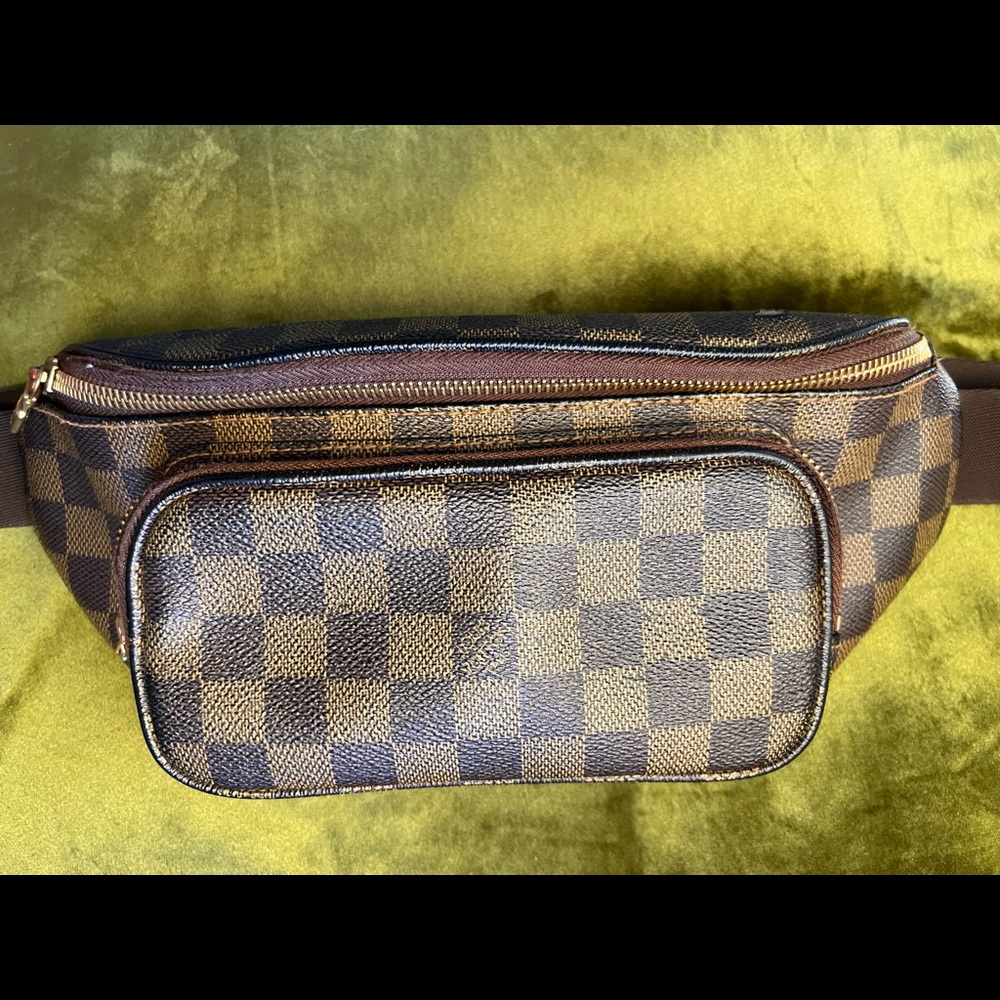 Louis Vuitton Damier Ebene Melville Bumbag
